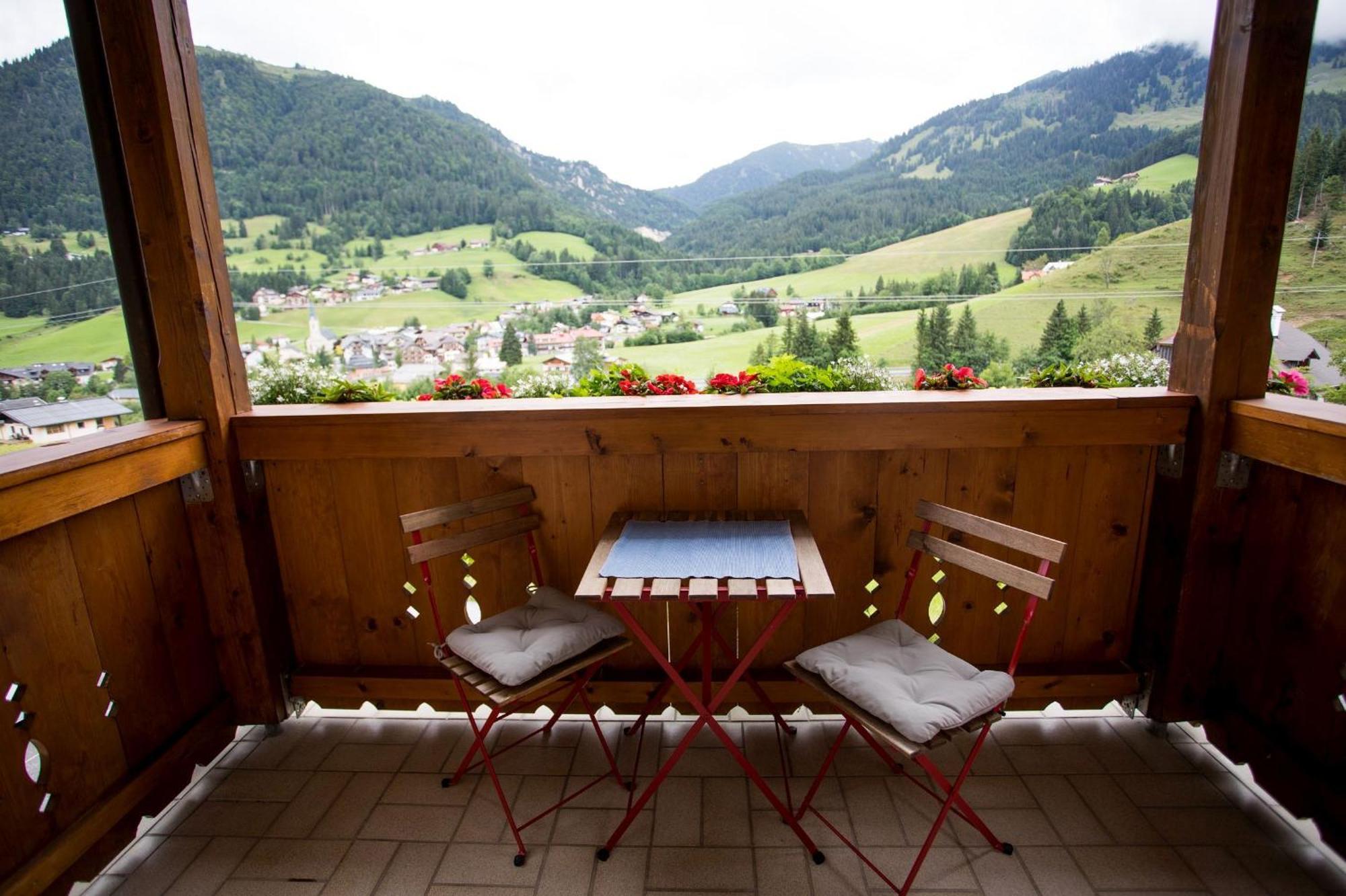 Schneckenhaus Dachstein West Apartment Russbach am Pass Gschuett Exterior photo
